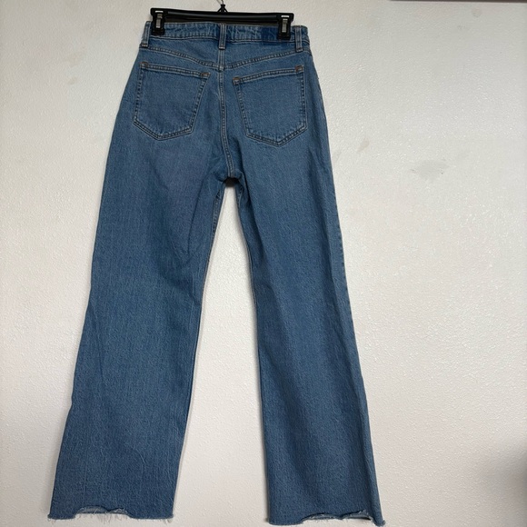 NWT Abercrombie & Fitch Curve Love High Rise 90s Relaxed Jeans Size 27 Short - Picture 3 of 8